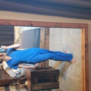 Grey's Anatomy blue scrubs